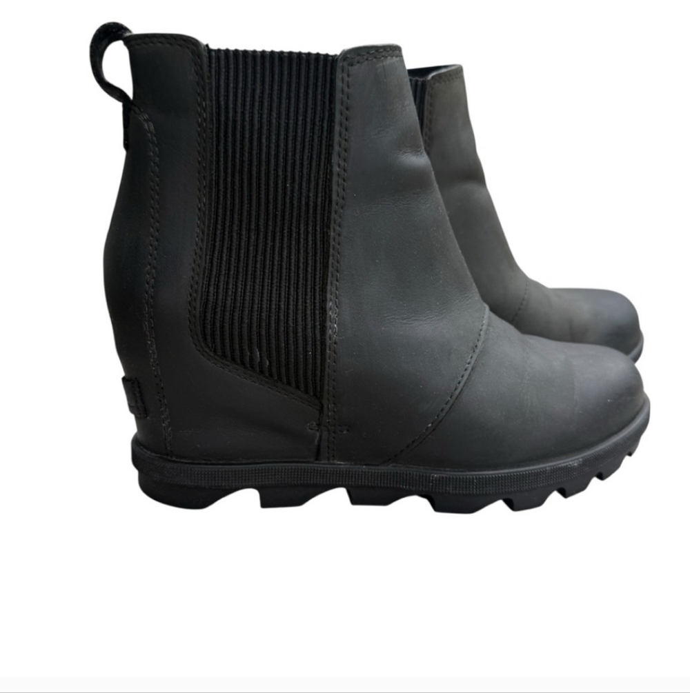 Sorel Joan of Arctic Wedge II Chelsea Black Winter Ankle Boots women’s size 8